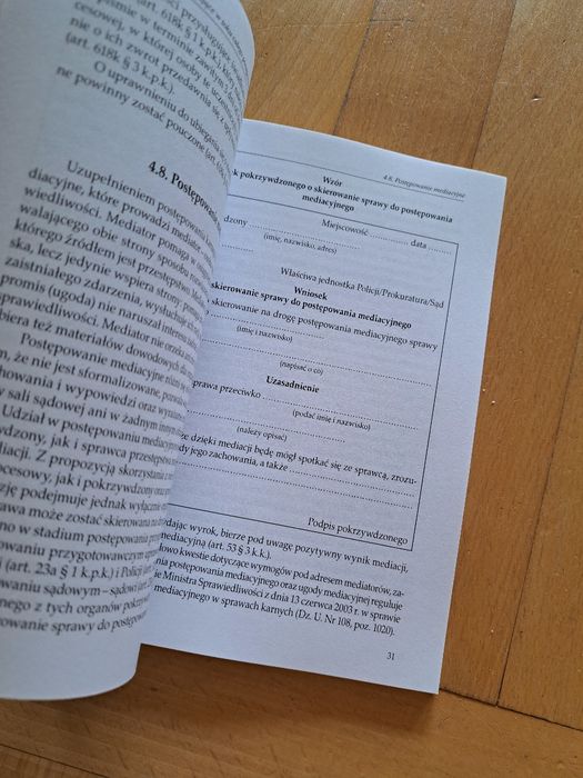 Jak nowa ksiazka Uprawnienia pokrzywdzonego przestepstwem Prokurator