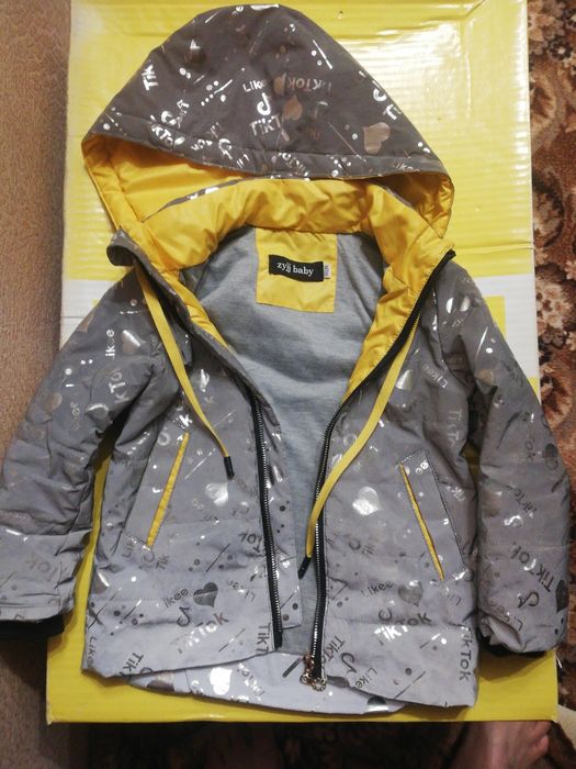 Куртка всезезонна осінь весна  дитяча 86 розмір  2-3 роки