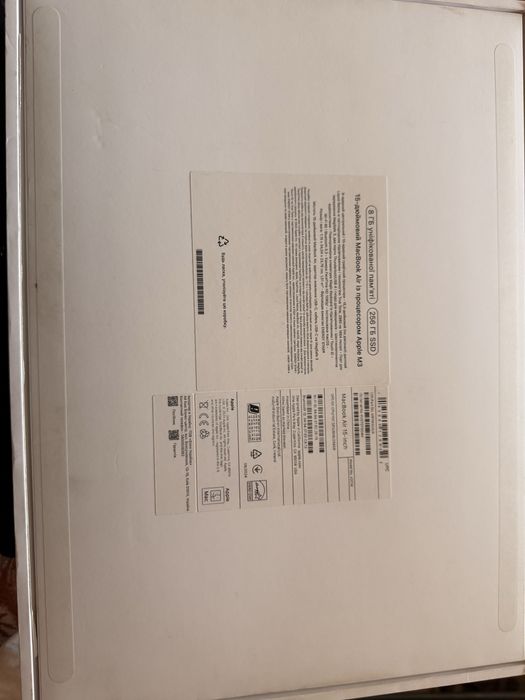 Продам макбук Macbook air m3 на 15,3 дюйма