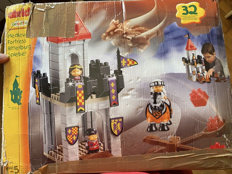 Aprick Action Figures (Lego-Style)64739567120131121