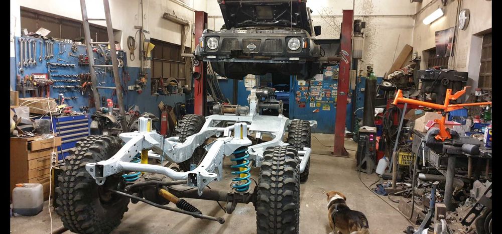 Sprzedam Nissan PATROL Y60 lub zamienię na samoch dostawczy.