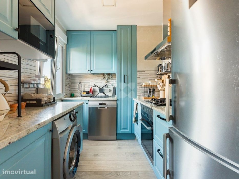 Apartamento T2+1 para arrendamento mobilado na Encarnação