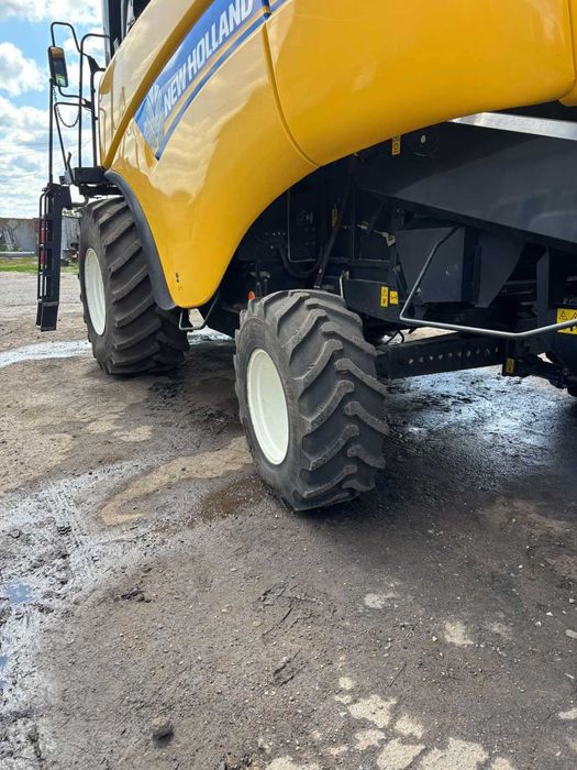 Комбайн New Holland CX6090. Експлуатація з кінця 2015 року.