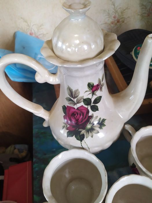 Набор из 12 чашек и чайник