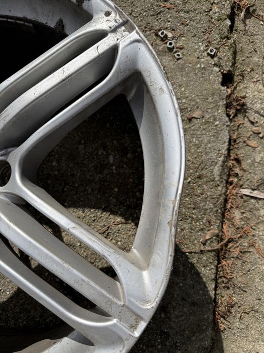 Felgi aluniniowe AUDI A6 A8 A7 C7 D4 19 ET45 8JX19H2 Uszkodzone