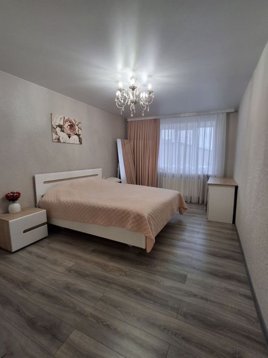 3 кімнатна видова квартира Польова 9493