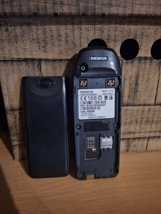 Telefon Nokia 6310i włącza się