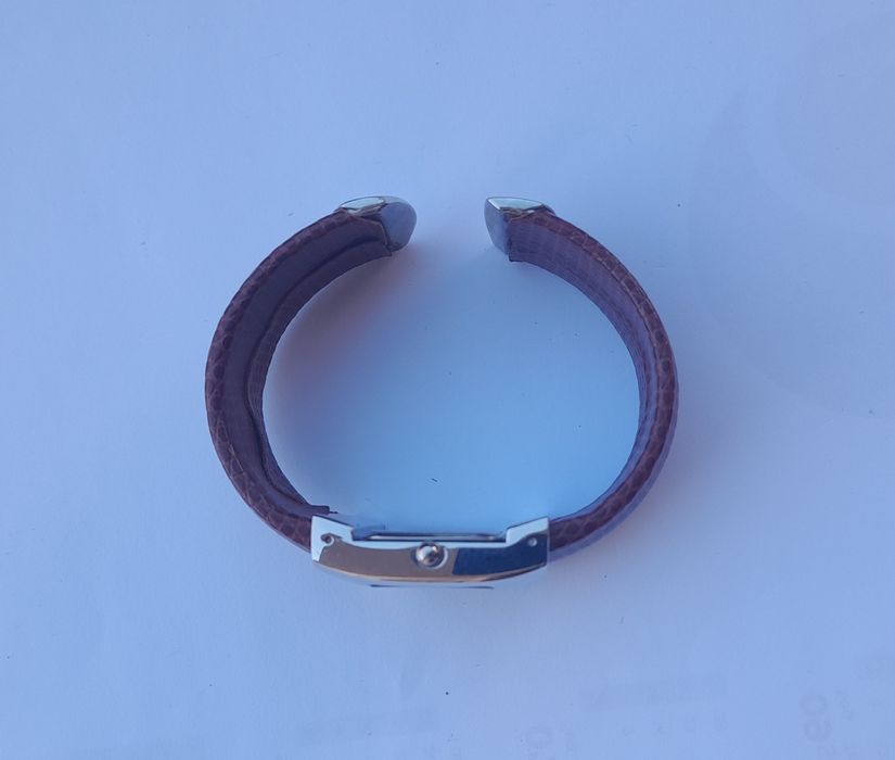 Relogios diversos e braceletes