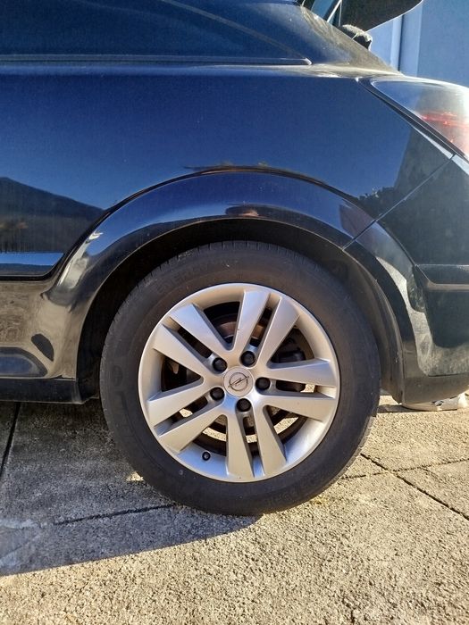 Opel astra H GTC 1.3