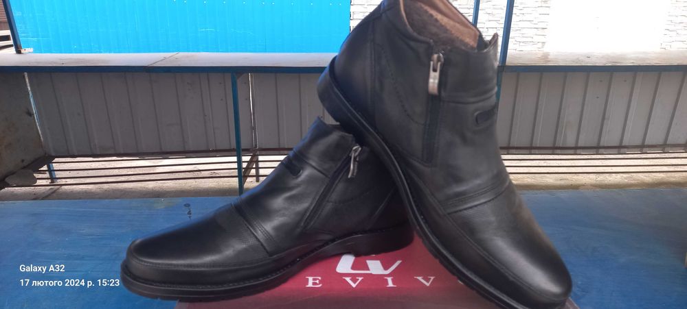 Розпродаж чоловічого взуття (ботинки,туфлі,босоніжки),.
