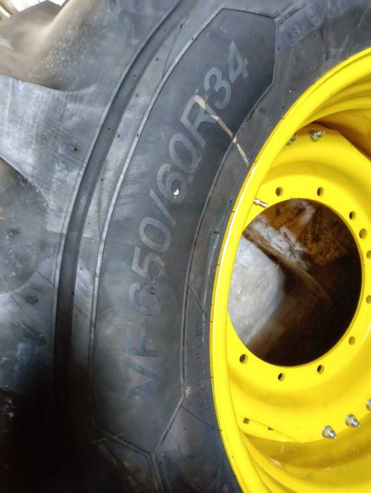 Opony 710/75/42 i 650/60/34 michelin