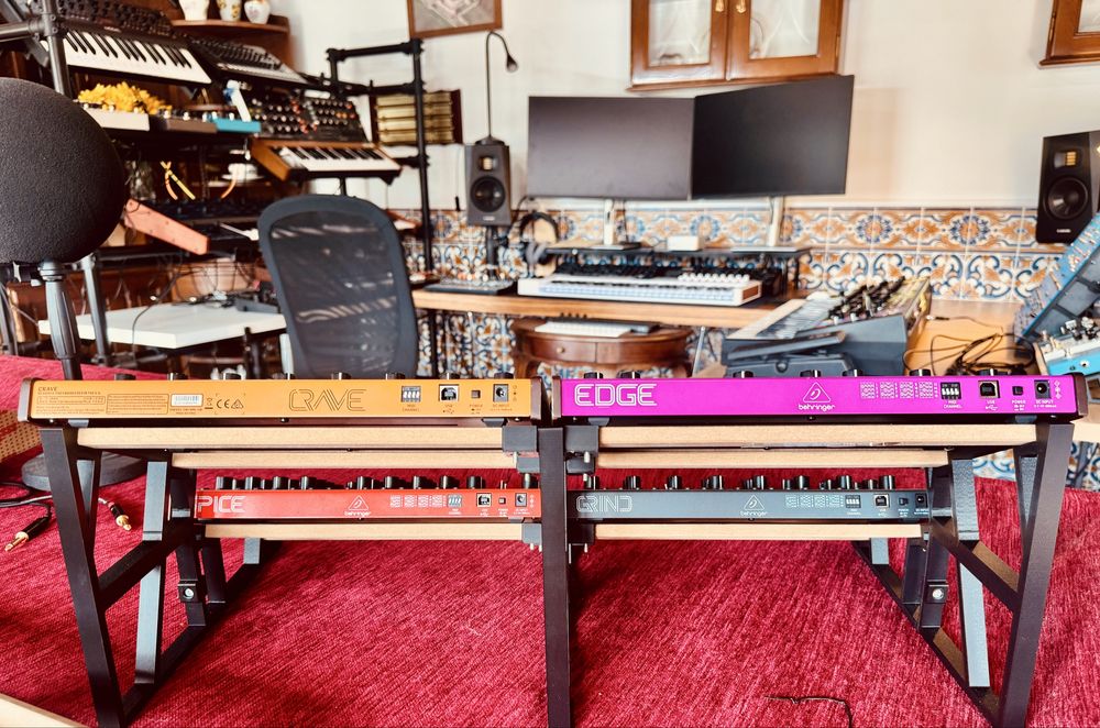 Bundle Behringer SPICE + GRIND + CRAVE + EDGE + Stand 4-em-1