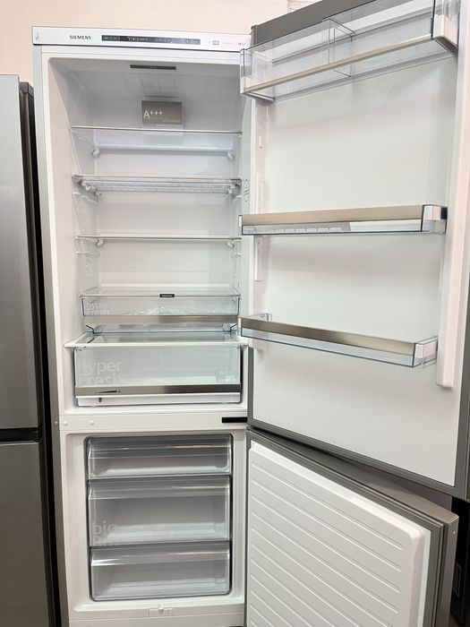 Холодильник Siemens 2/70 см  KG49EBl40