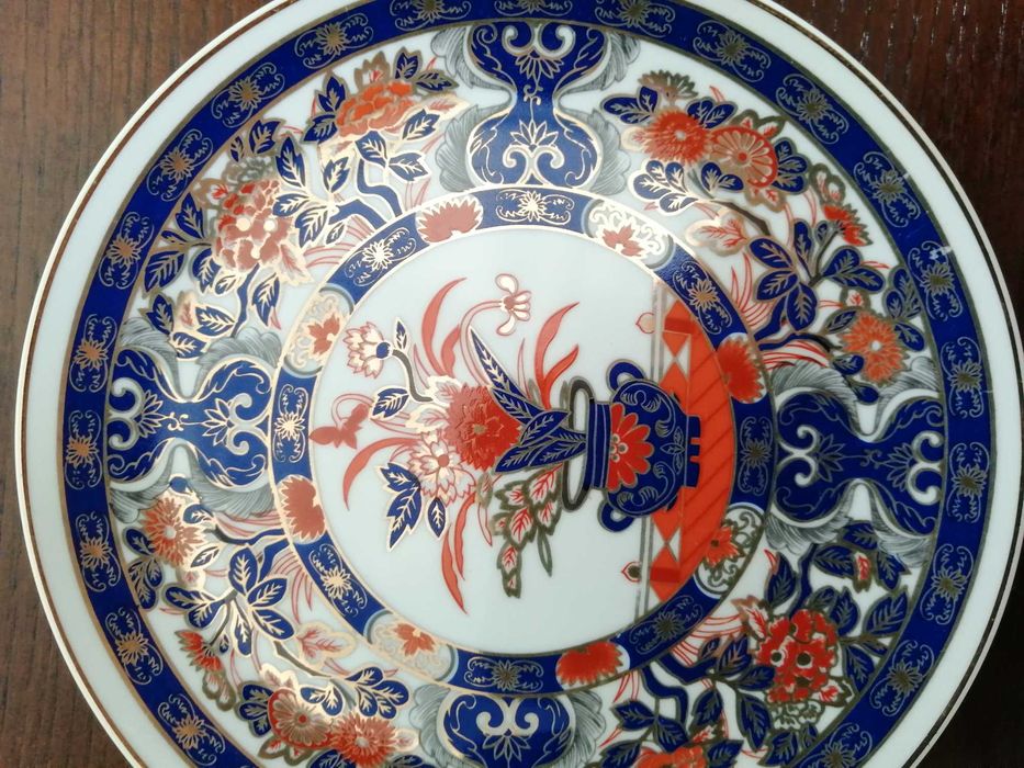 2 Pratos Decorativos Limoges e China/Japão