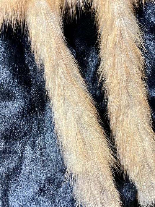 Полушубок зі вставками натурального хутра лисиці. Шуба. Нова