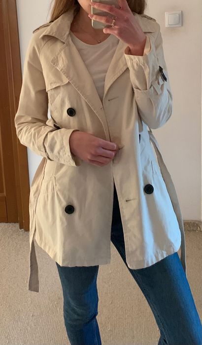 Krótki beżowy płaszcz kurtka na wiosnę trencz z paskiem bawełna cotton