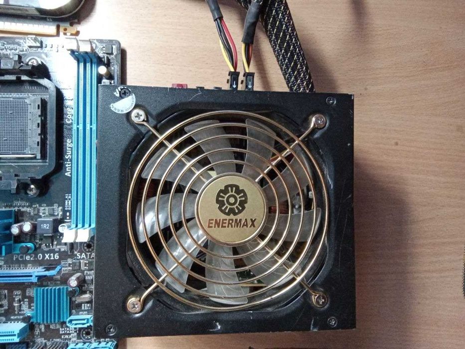 блок живлення enermax 400 ватт