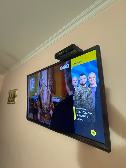 Smart LED TV  PHILIPS 40PFL5537T/12