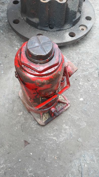 Гідравлічні домкрати