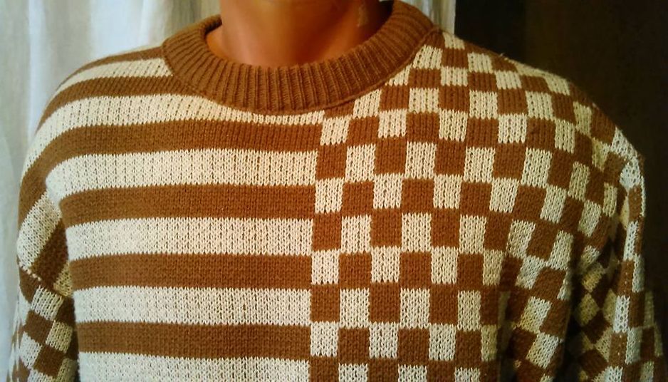 Свитер р.54 бело-коричневый