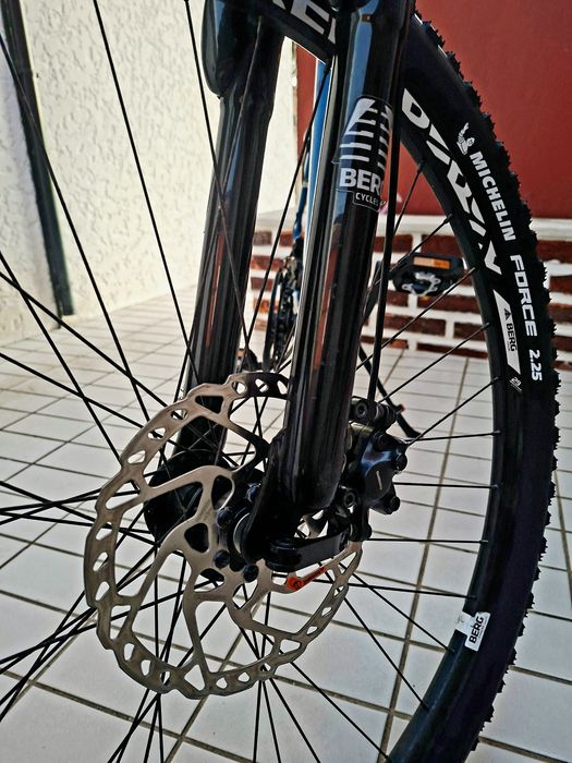 Berg  Trailrock 29" com UPGRADES