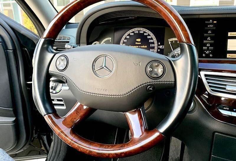Автомобіль Mercedes S550 4matic W221