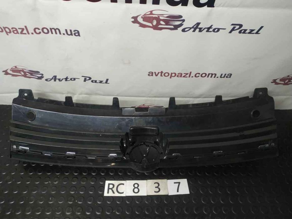 VAG Polo 10- решітка радіатора  RC0837 6C0853653A