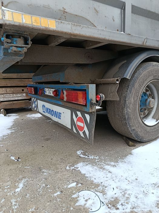 Самосвал-котейнеровох