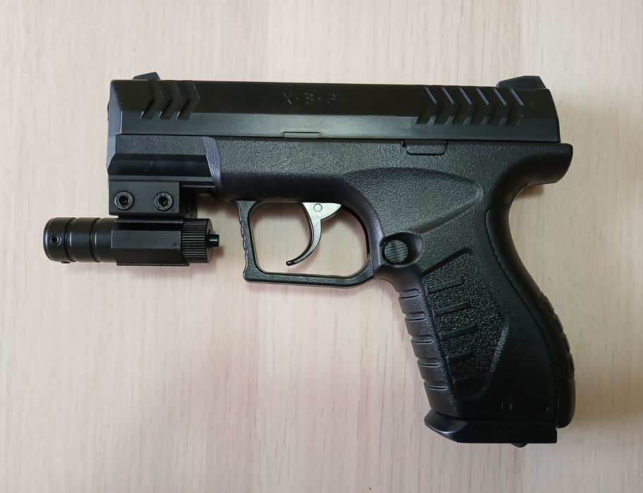 Pistola Umarex Semi-Automática Co2 Vários Acessórios