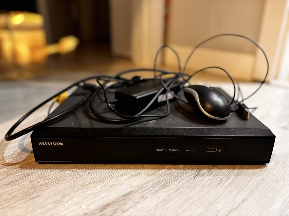 Rejestrator Hikvision DS-7208HGHI-SH/A uszkodzony