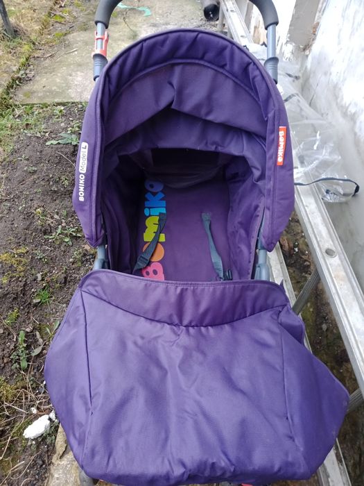 Дитяча каляска прогулочна,майже нова,в гарному стані