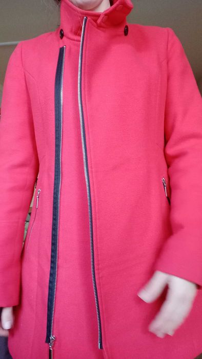 Czerwony płaszcz damski zimowy