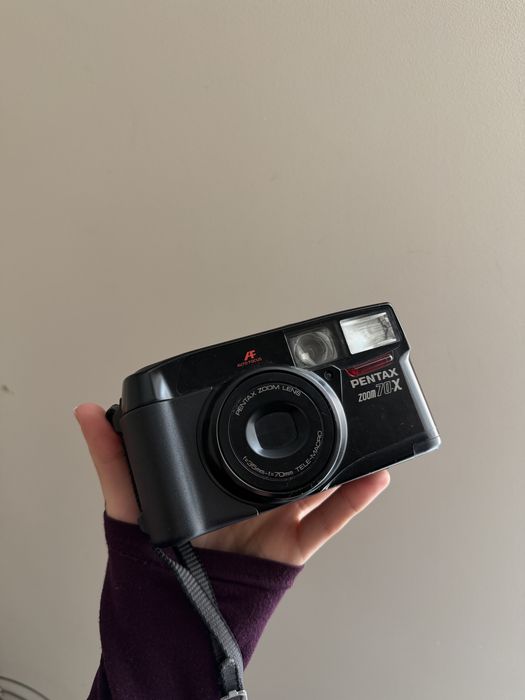 Pentax Zoom 70-X плівкова компакт-камера (35мм)