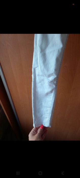 Spodnie białe jegginsy
