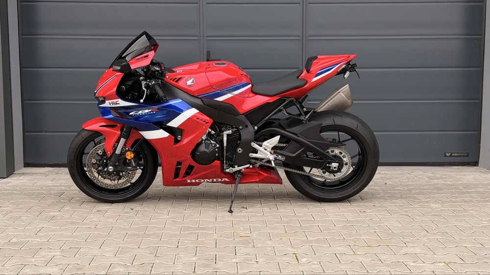 Мотоцикл HONDA CBR 1000 RR-R Fireblade