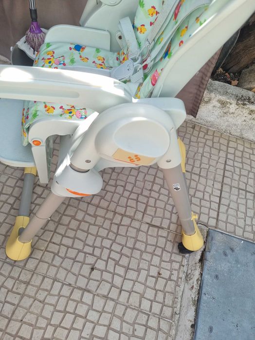 Cadeira de refeição