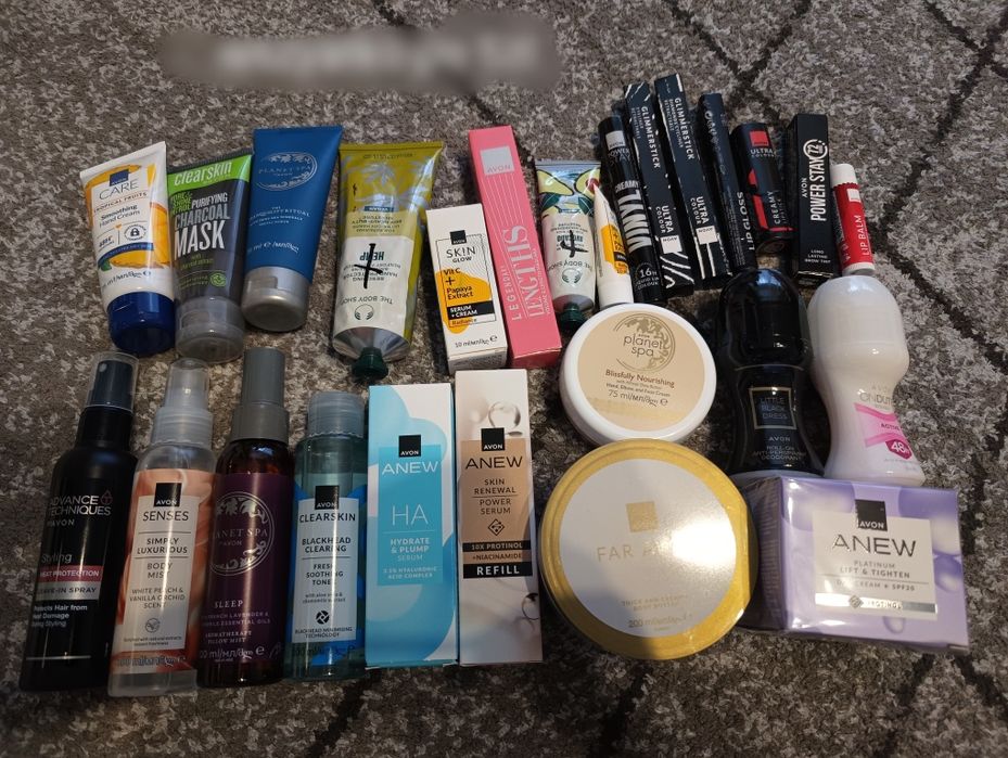 Zestaw kosmetyków Avon