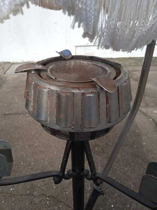 Candeeiro de pé alto, antiguidade