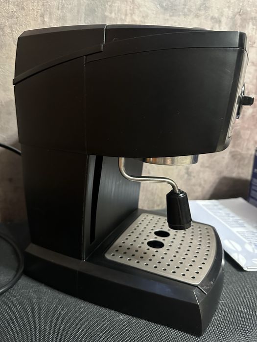 Кавоварка рожкова Delonghi EC155