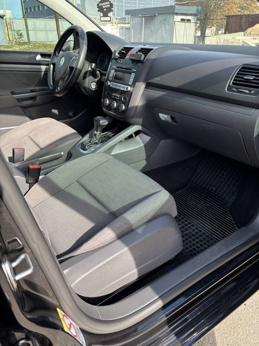 VW Golf 5 2006 рік 1.6MPI . Автоматична коробка передач.