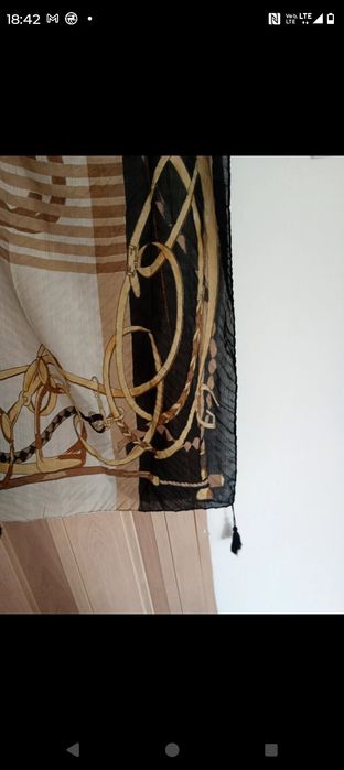Chusta  włoska z napisem Gucci