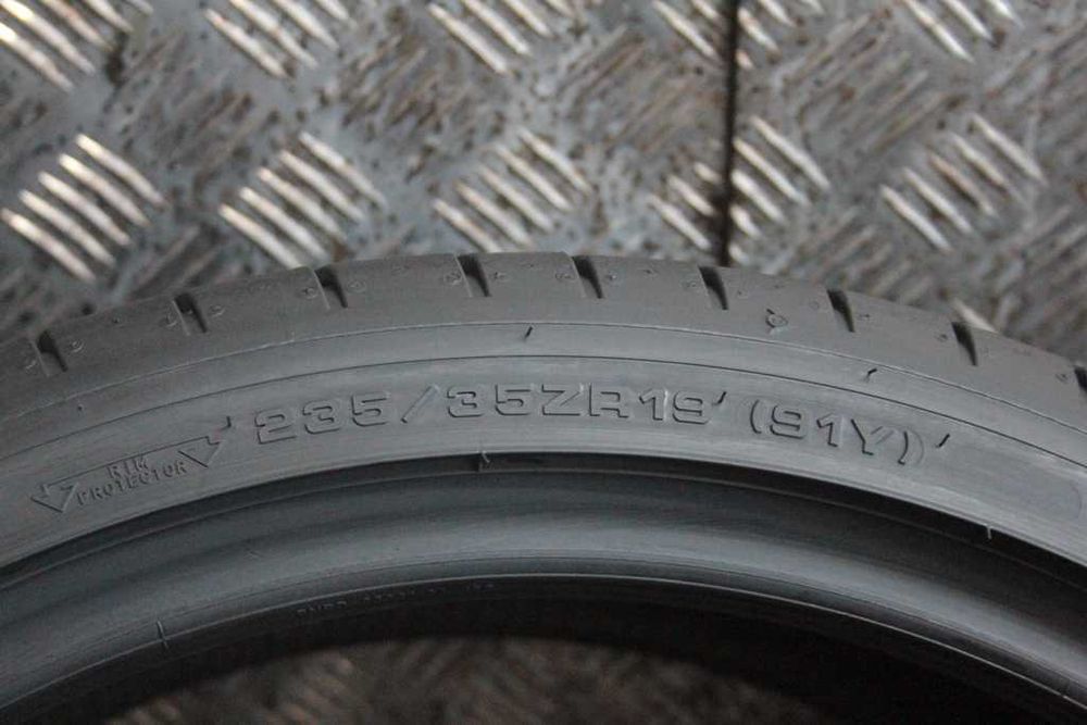 235/35/19 Dunlop Sport Maxx RT2 235/35 R19 91Y XL