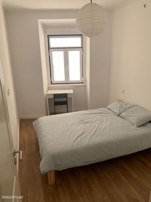 Quarto - localizado em Santa Apolónia Lisbon