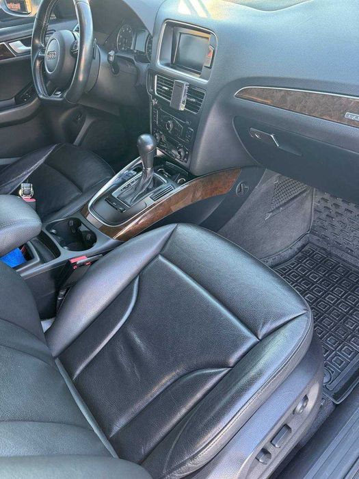 Audi Q5 8R tfsi 2012 р.в.