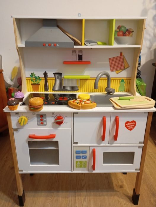 Kuchnia dla dziecka, domek dla lalek