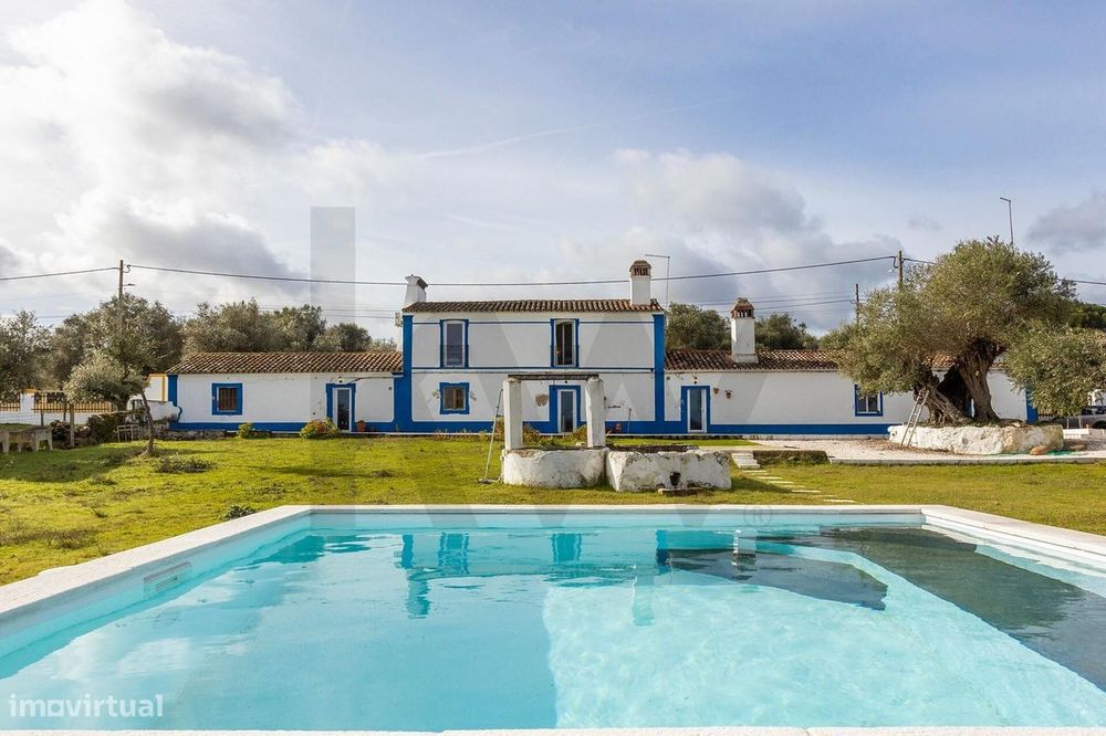 Monte Alentejano com 2 piscinas a 16 min. de Évora