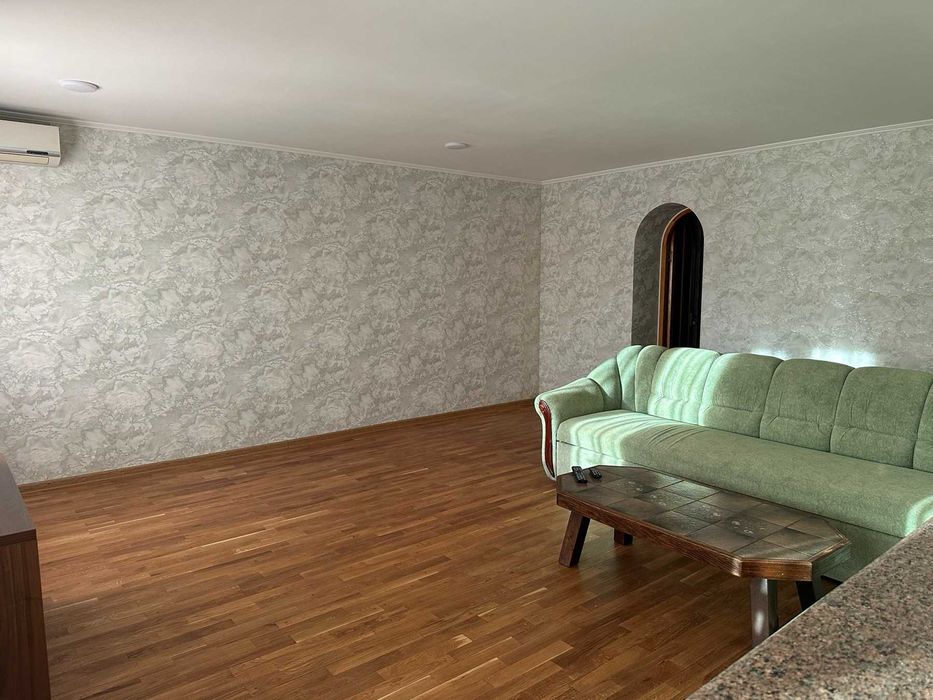 (5) Продам 2к квартиру на вул.Пирогова 4422