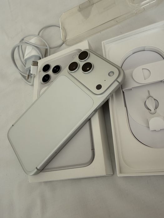 Iphone 17pro max!! 100% kondycja!! Jak nowy!