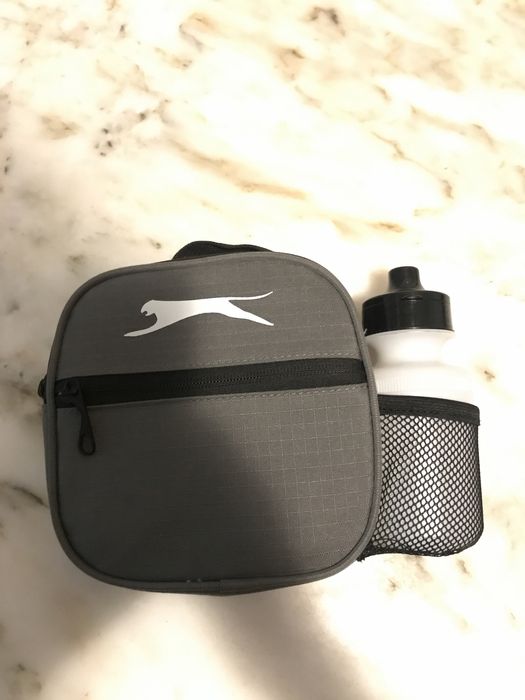 Lancheira da “Slazenger”