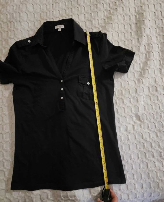 Camisola em bico com botões